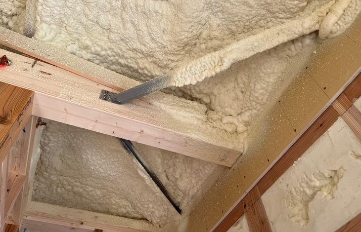 屋根・天井の断熱改修